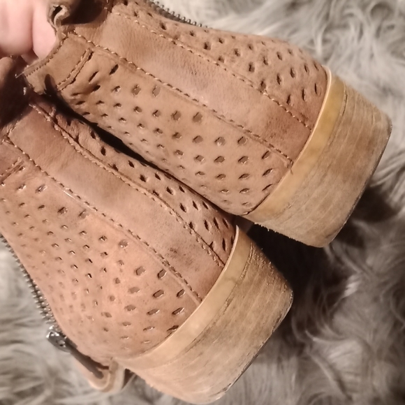 Lucky Brand booties - Picture 3 of 8